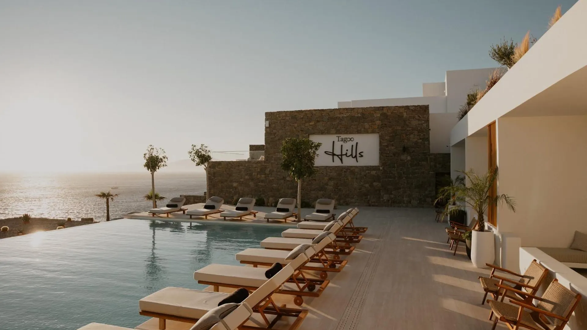 Mykonos Town Tagoo Hillsアパートホテル
